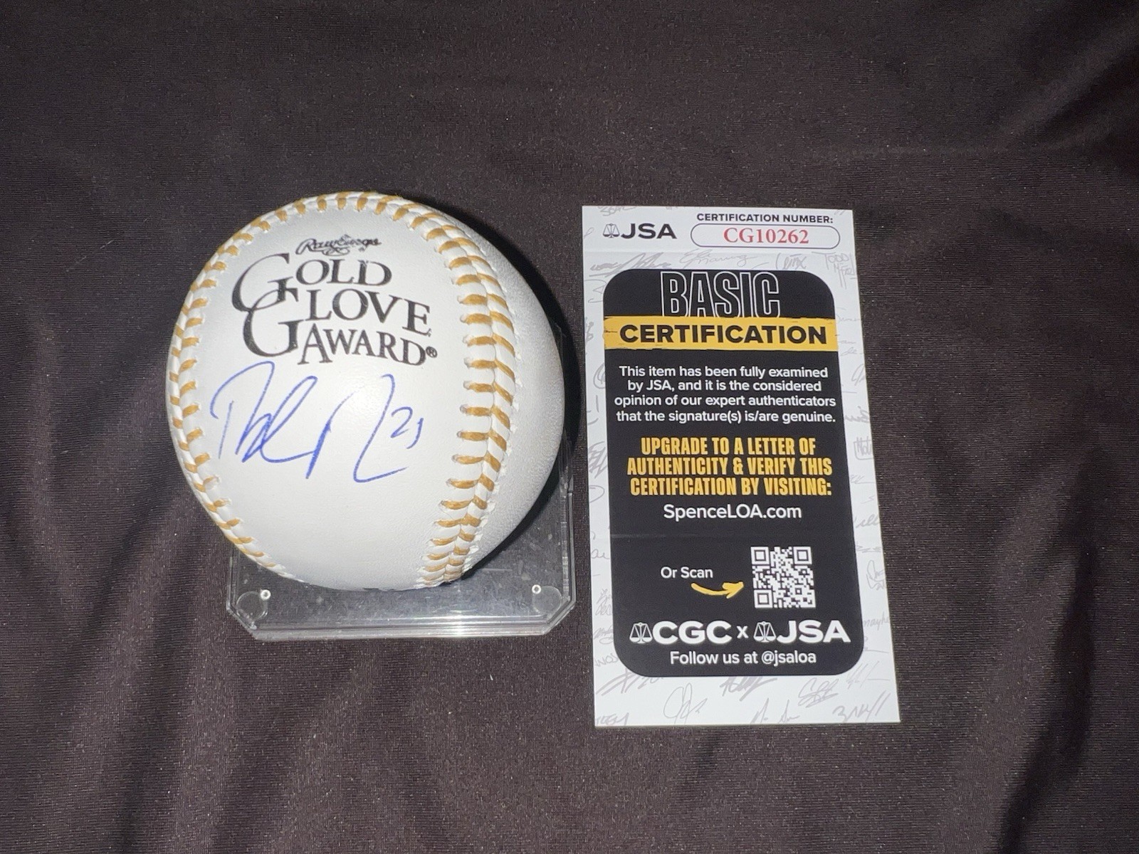 Dylan Moore Signed Official Gold Glove Baseball Seattle Mariners JSA Auth