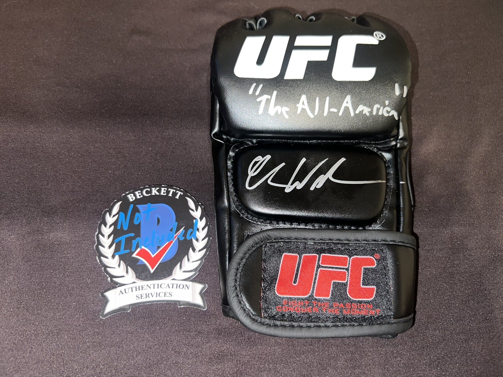Chris Weidman Signed UFC Glove “All American” UFC Champ Beckett