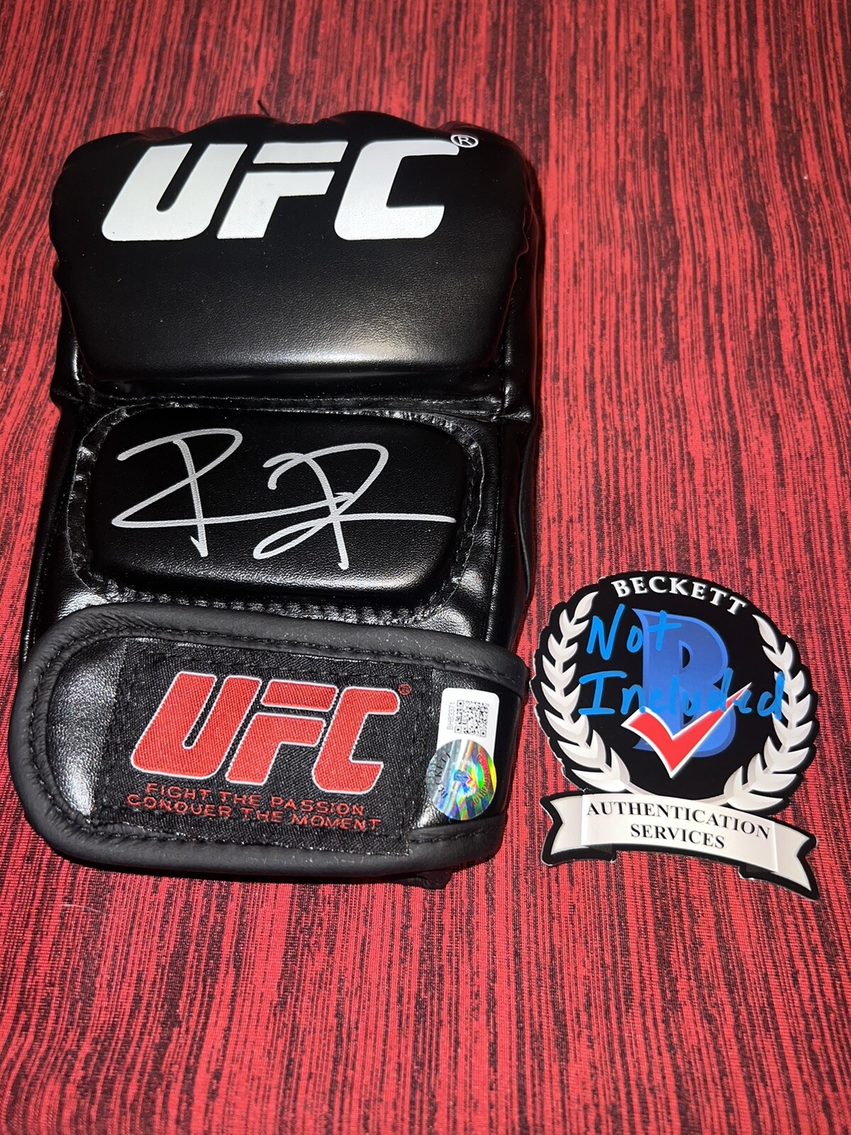 Raul Rosas Jr Signed UFC Glove “El Nino Problema” Mexican Star Beckett #2