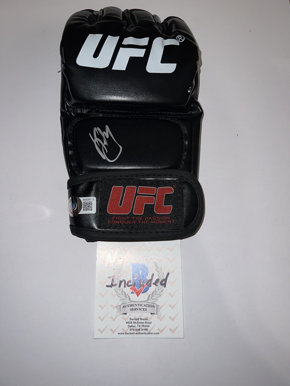 Ramazan Kuramagomedov Signed UFC Glove Russian Star Beckett
