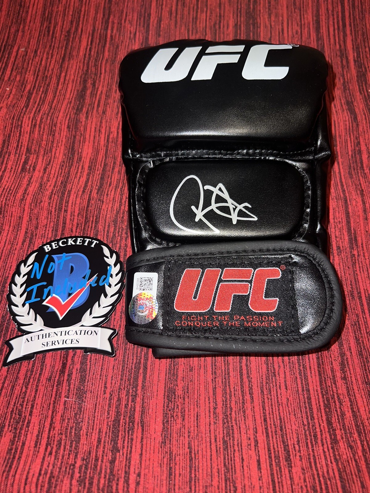 Raul Rosas Jr Signed UFC Glove “El Nino Problema” Mexican Star Beckett #3