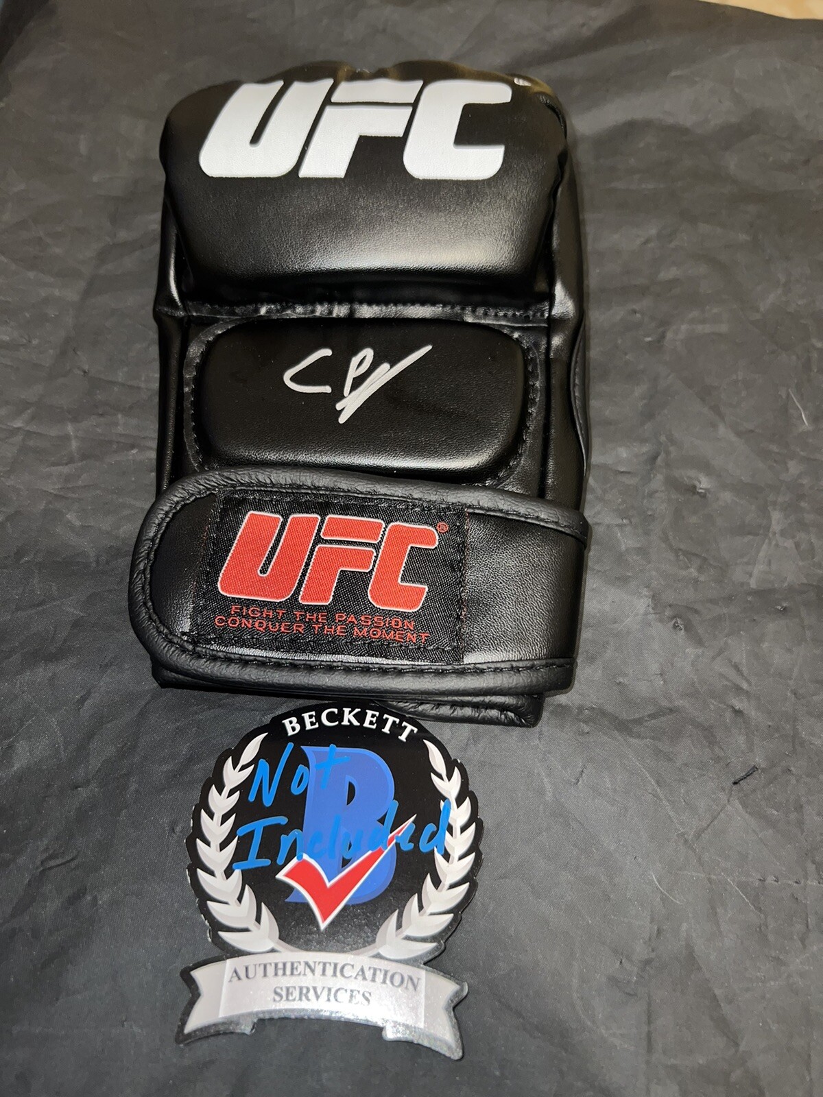 Claudio Puelles Signed UFC Boxing Glove Champion Prince Of Peru Beckett