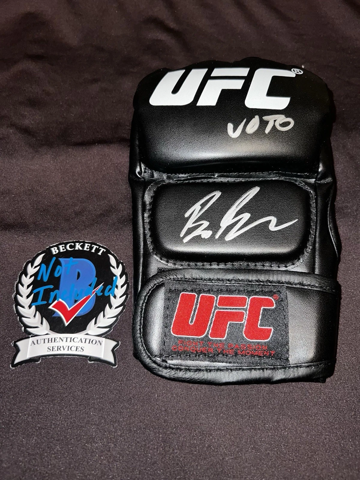 Bruce Buffer Signed UFC Boxing Glove UFC Voice Of The Octagon Legend Beckett #2