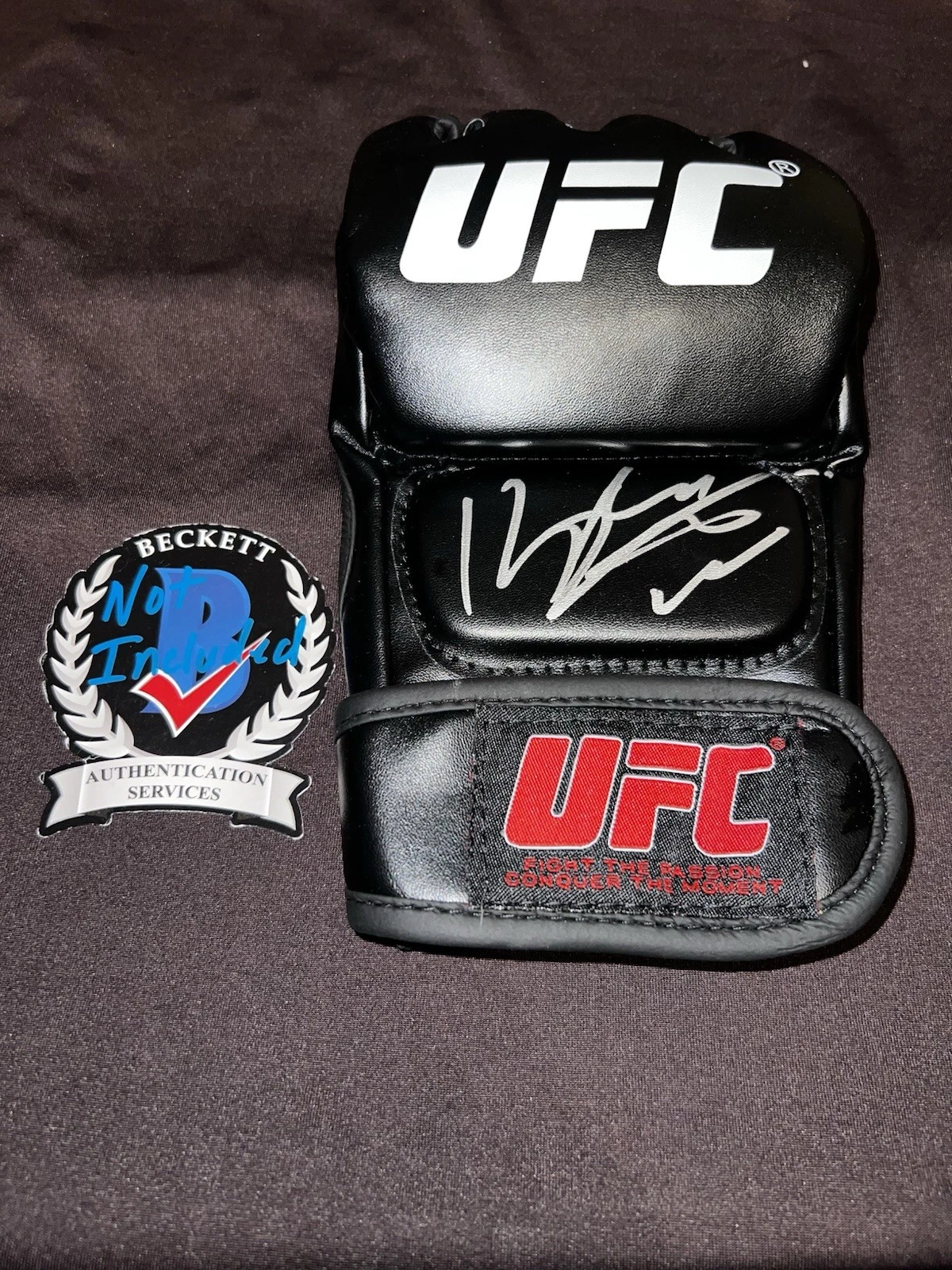 Dustin Poirier Signed UFC Boxing Glove UFC Champ The Diamond Legend Beckett #2