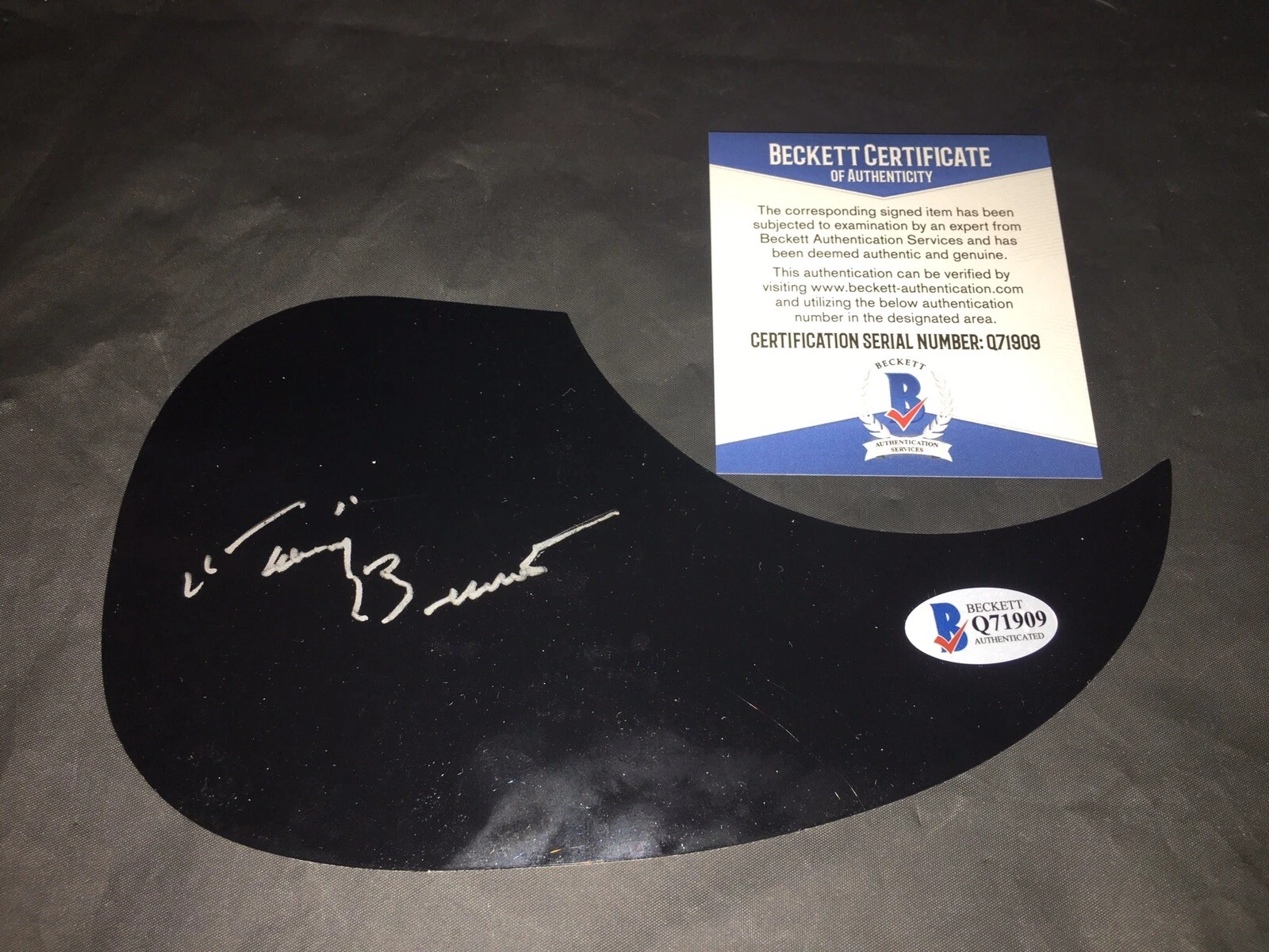 Tony Bennett Signed Acoustic Pickguard Music Legend Beckett #6