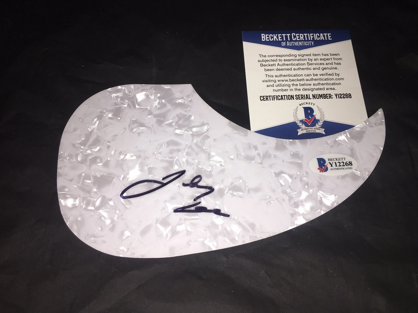 Johnny Lee Signed Acoustic Pickguard “Lookin For Love” Beckett #4