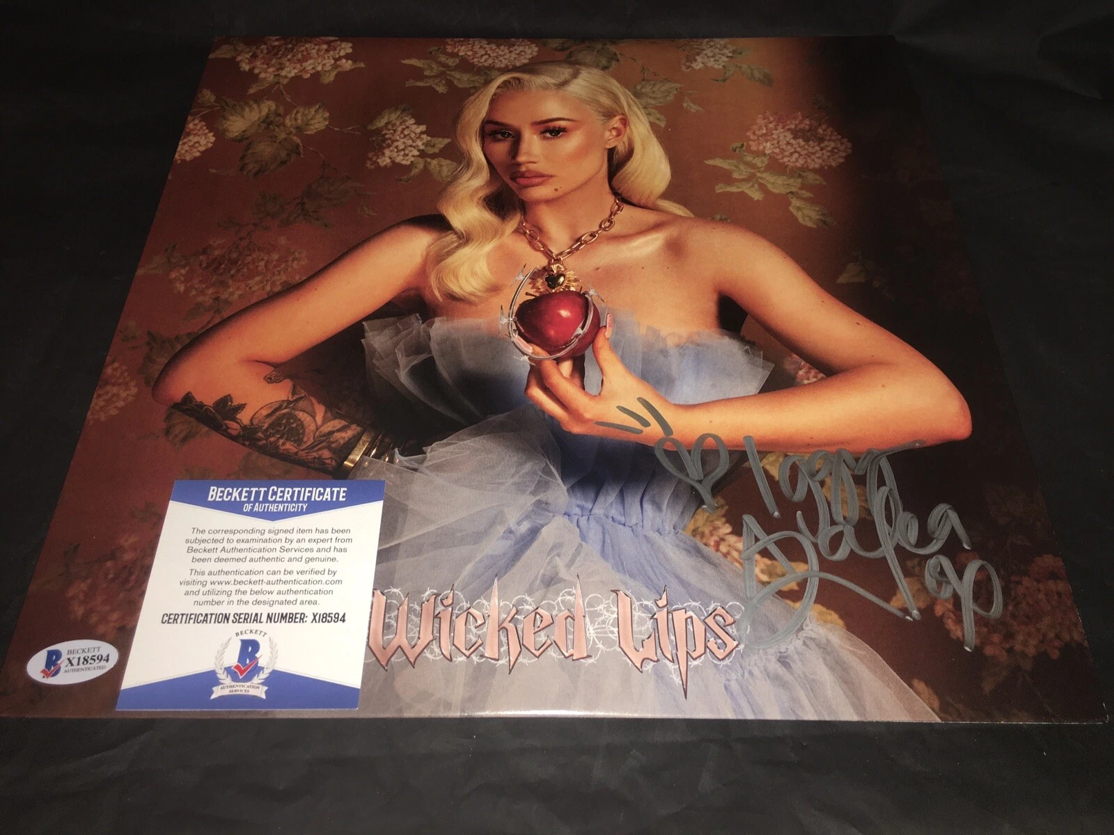 Iggy Azalea Signed Wicked Lips Vinyl Album Rap Star Beckett