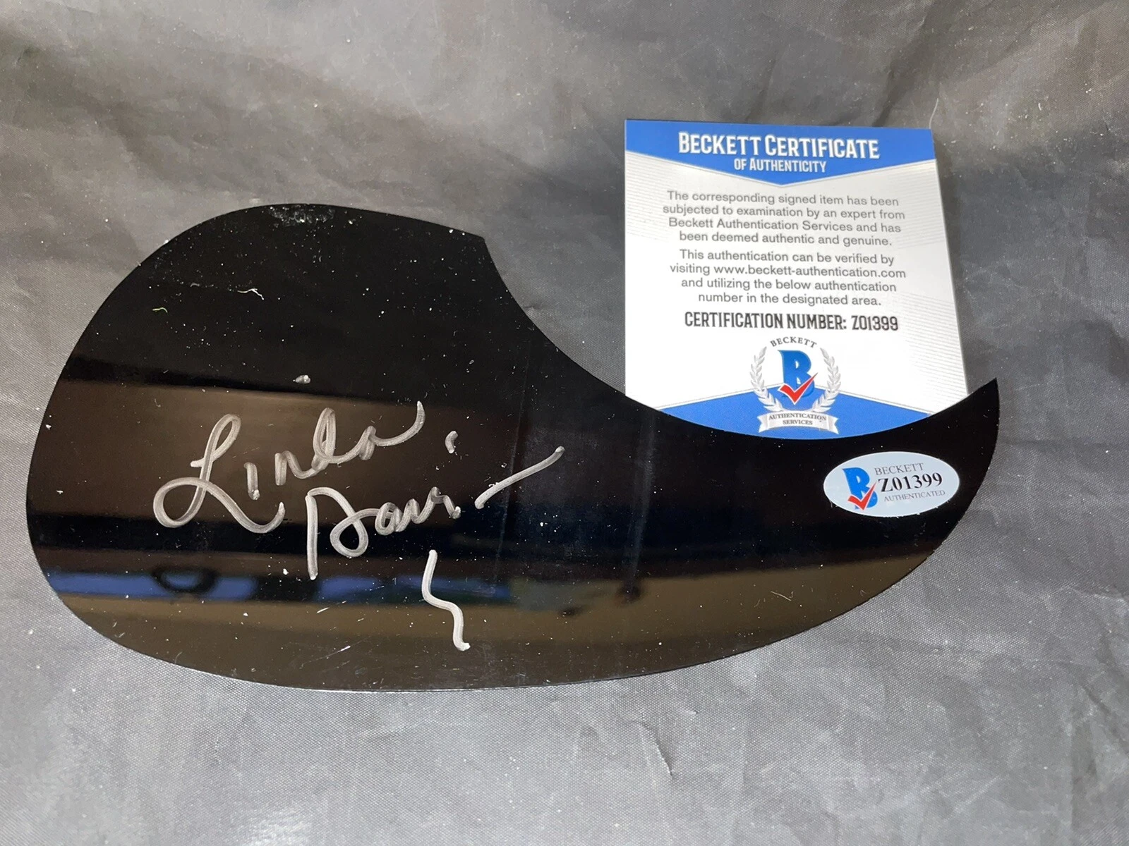 Linda Davis Signed Acoustic Pickguard Reba Duet Legend Beckett