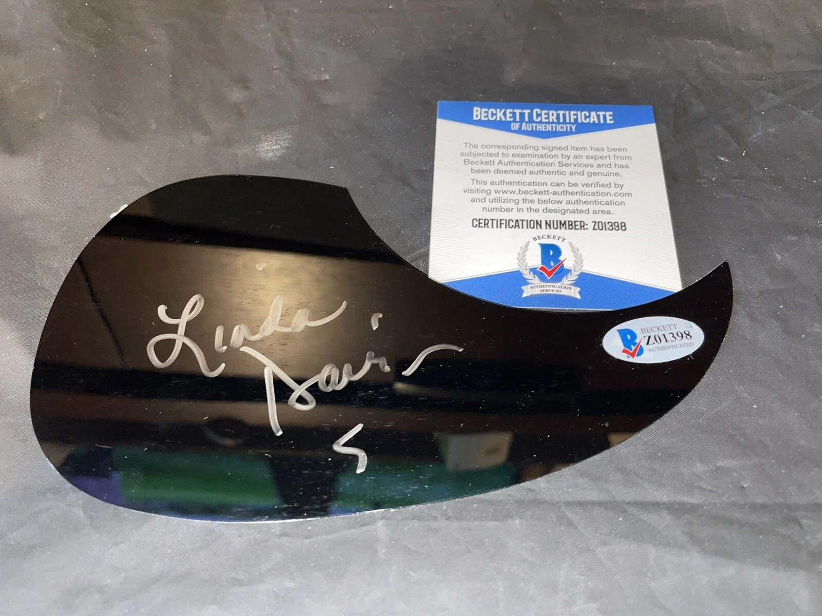 Linda Davis Signed Acoustic Pickguard Reba Duet Legend Beckett #2