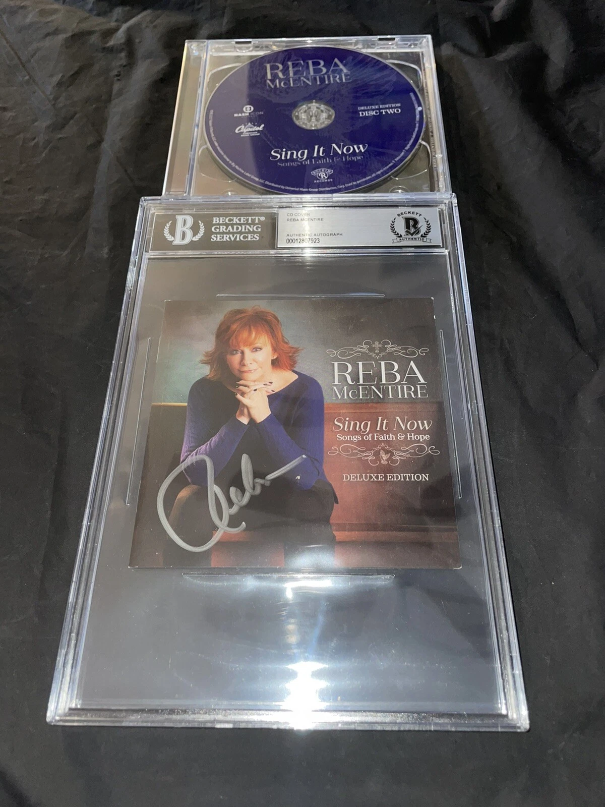 Reba McEntire Signed Sing It Now Deluxe Edition CD Superstar Beckett Encap