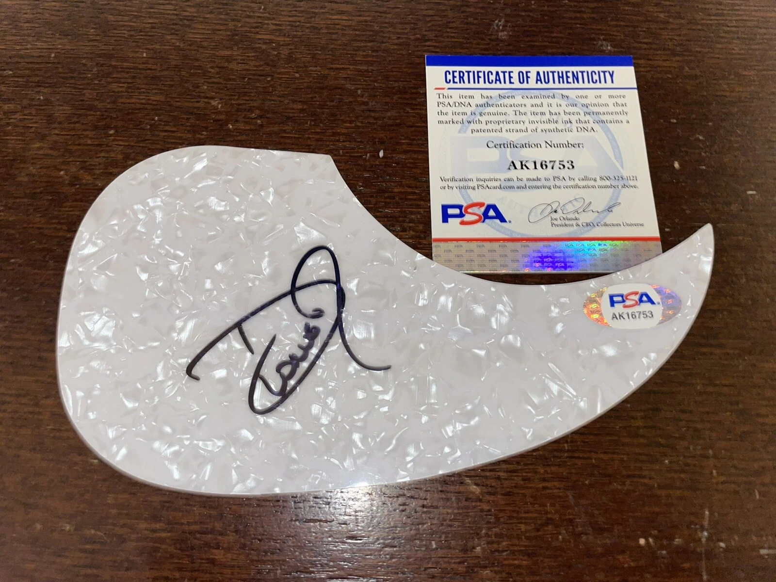 Dionne Warwick Signed Acoustic Pickguard Superstar Musician PSA/DNA