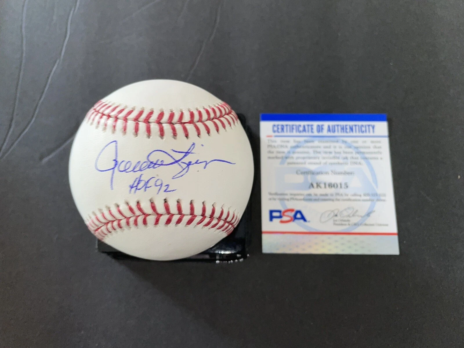 Rollie Fingers Signed Official Major League Baseball Hall Of Fame 1992 PSA/DNA