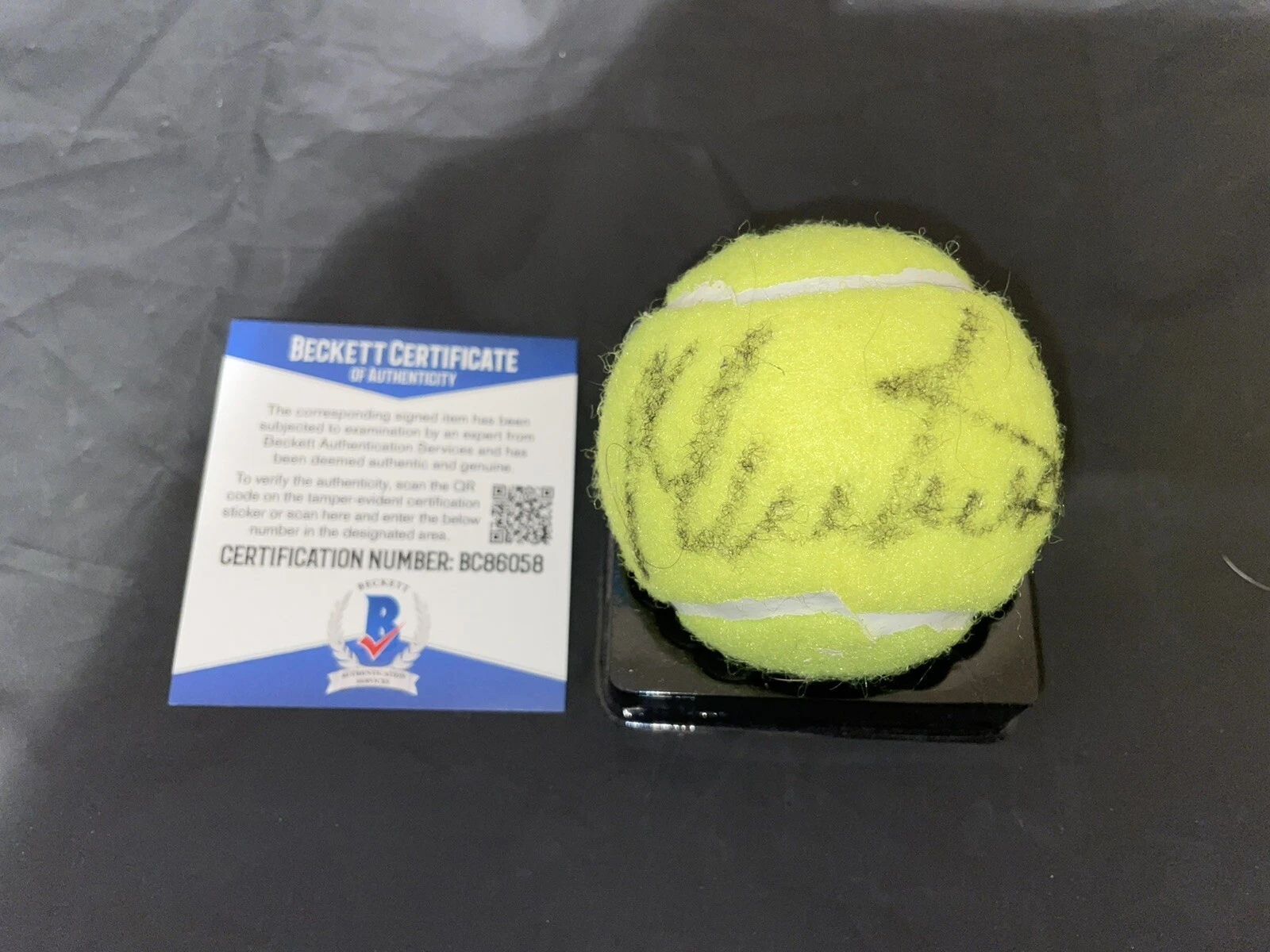 Martina Navratilova Signed Tennis Ball Champion Legend Beckett #2