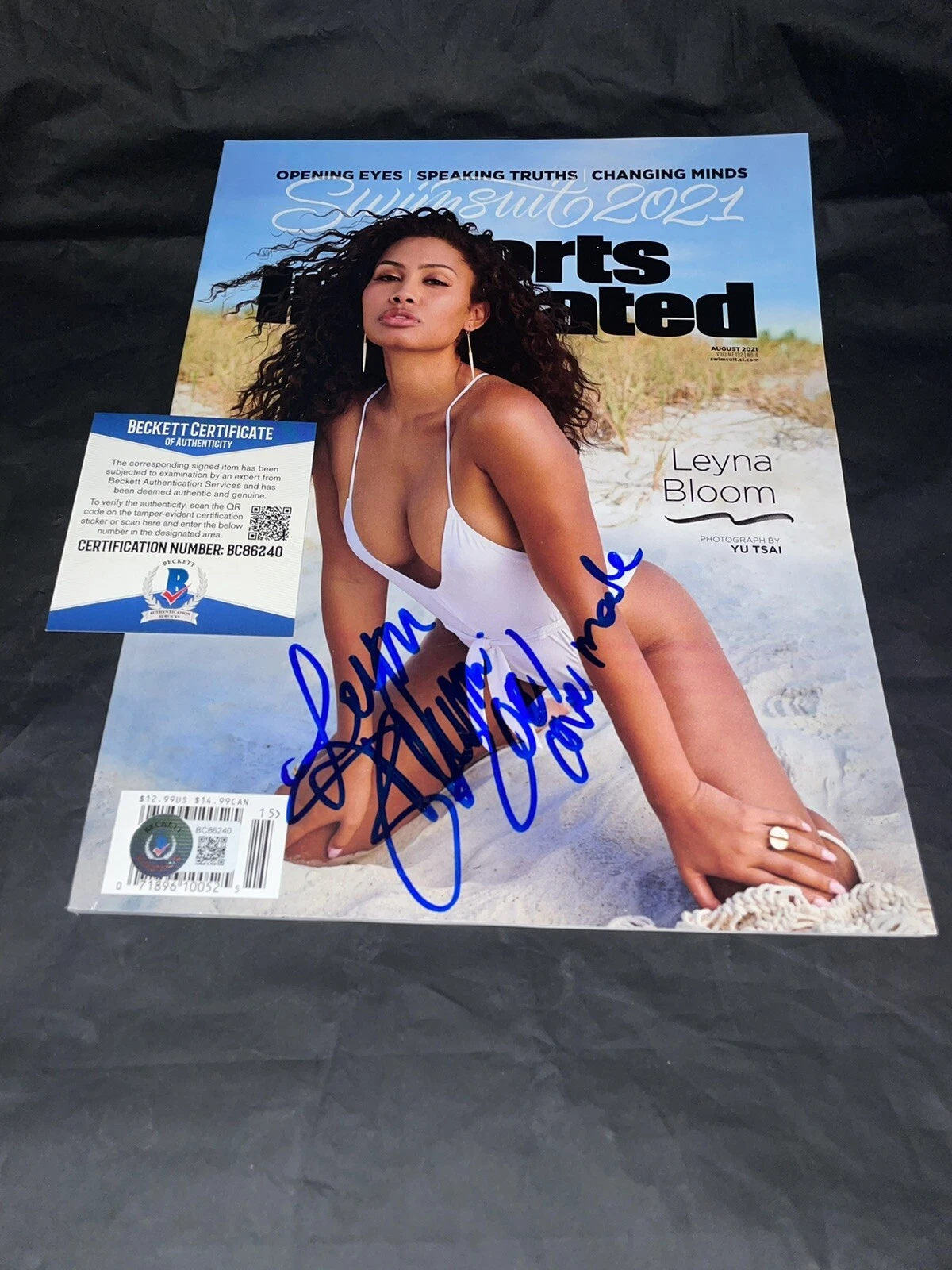Leyna Bloom Signed SI Sports Illustrated Swimsuit Edition Full Mag Beckett #2