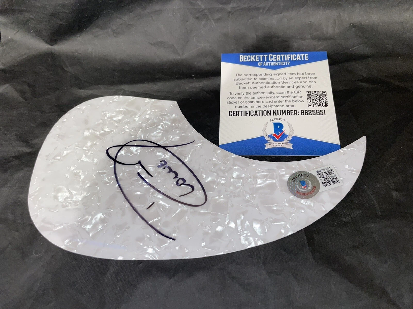 Dionne Warwick Signed Acoustic Pickguard Legendary Superstar Beckett #2