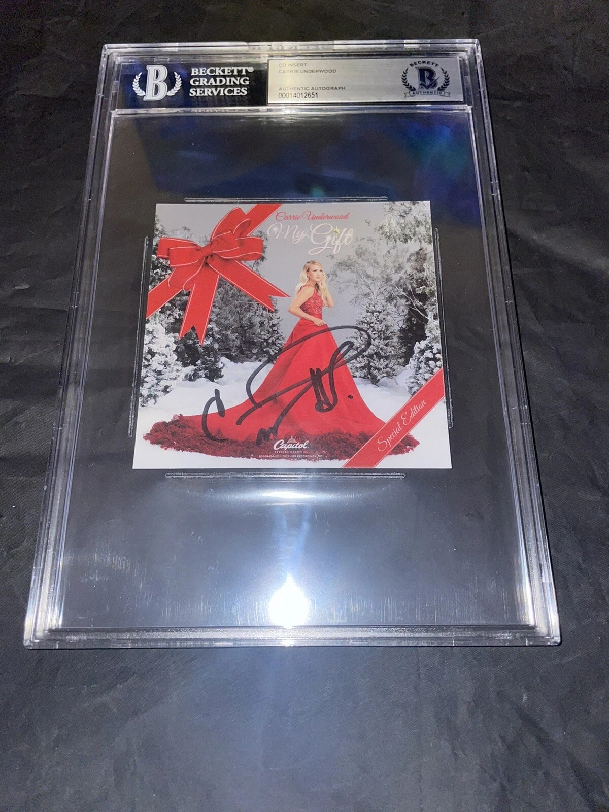 Carrie Underwood Signed My Gift Christmas CD Superstar Beckett Encap