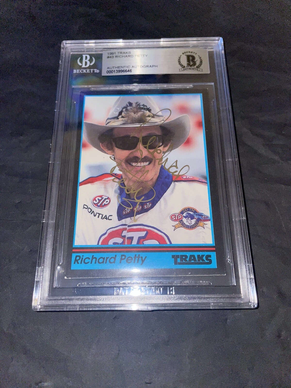 RICHARD PETTY SIGNED 1991 TRAKS TRADING CARD BECKETT ENCAP COLLECTIBLE MEMORABILIA