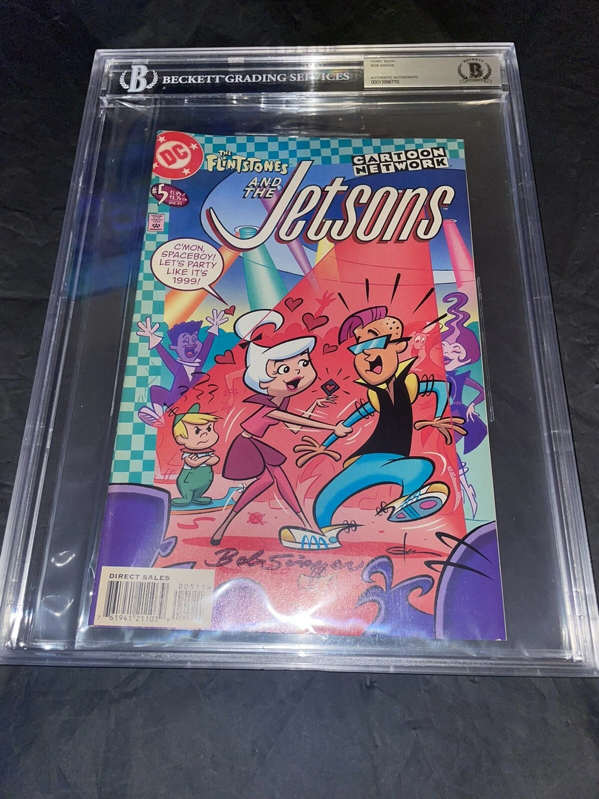 Bob Singer Signed The Flinstones & The Jetsons Comic Book Beckett Encap #11