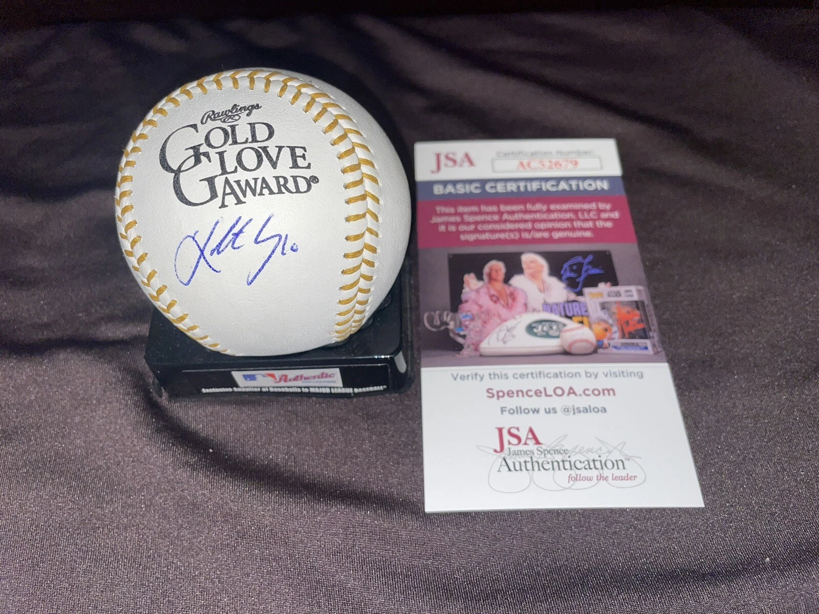 Kolten Wong Signed Official Rawlings Gold Glove Baseball Milwaukee Brewers JSA