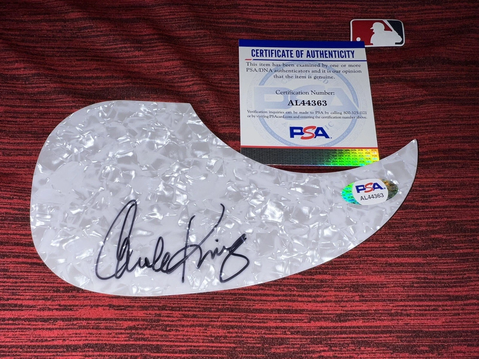 Carole King Signed Acoustic Pickguard Legendary Singer Songwriter PSA/DNA #6