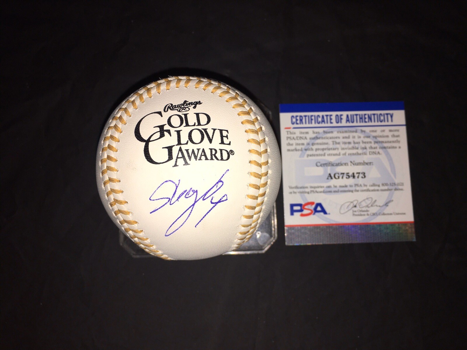 Shogo Akiyama Signed Official Gold Glove Baseball Cincinnati Reds PSA/DNA #2
