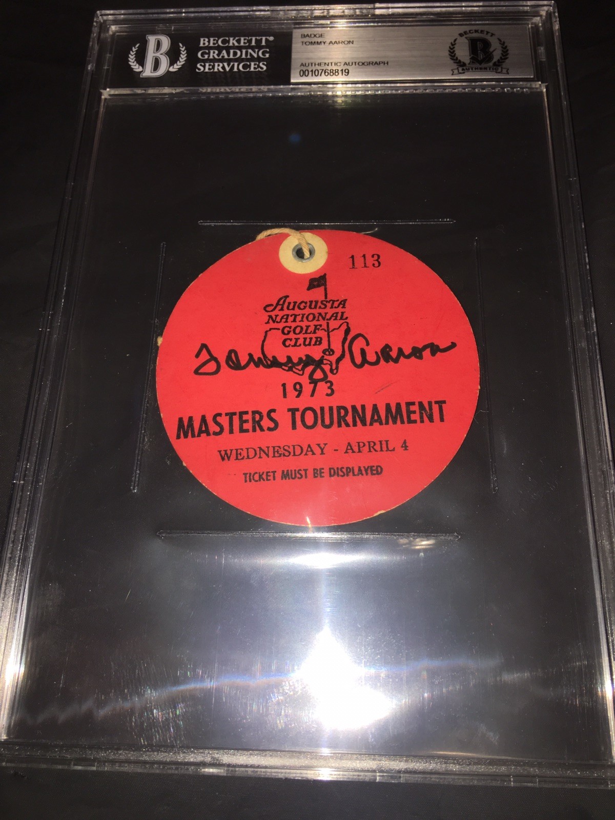 TOMMY AARON SIGNED OFFICIAL 1973 MASTERS BADGE PRACTICE ROUND TICKET BECKETT COLLECTIBLE MEMORABILIA