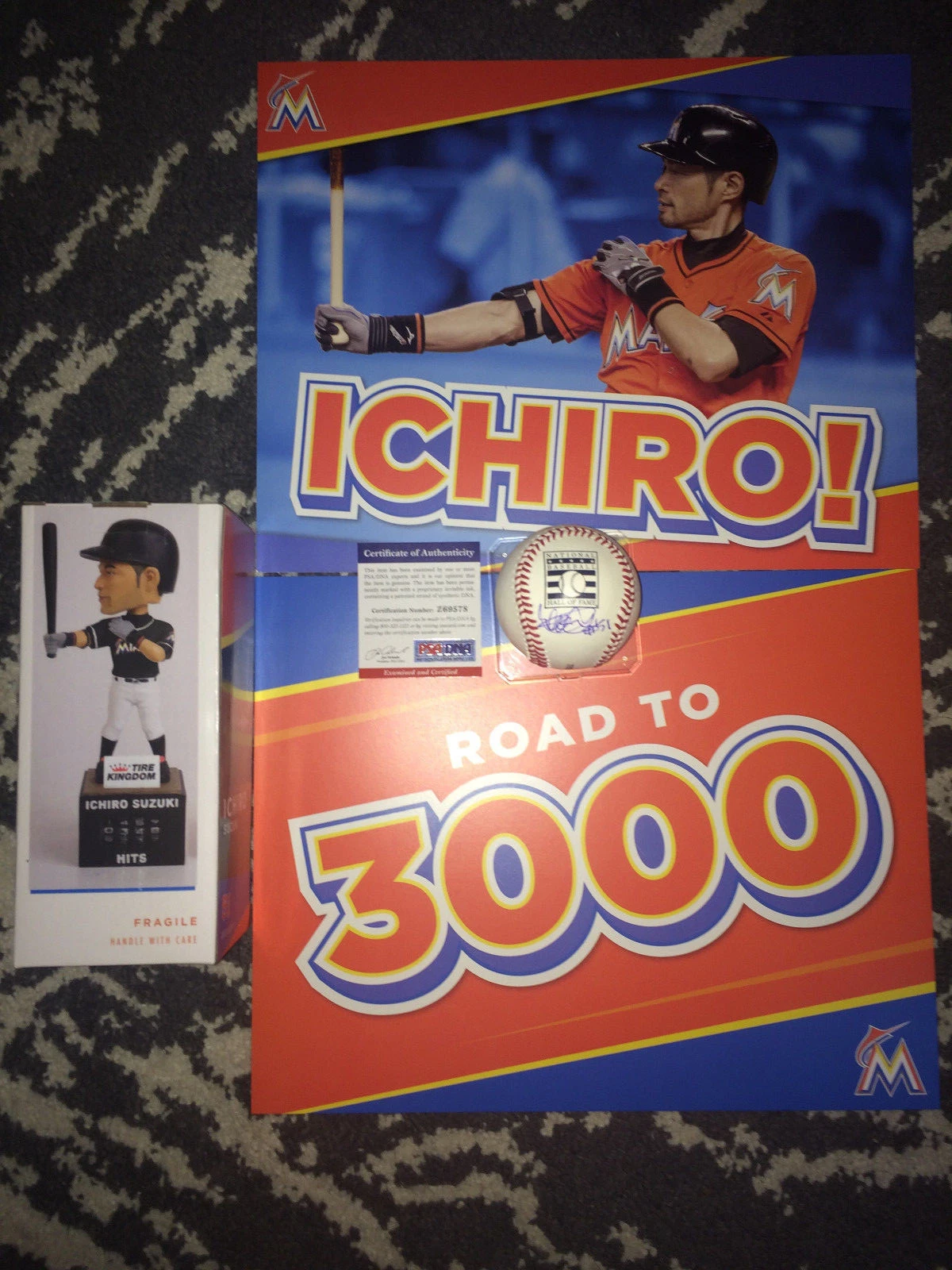 Ichiro Suzuki Signed Official Hall of Fame Baseball & Bobblehead 3000 PSA/DNA #2