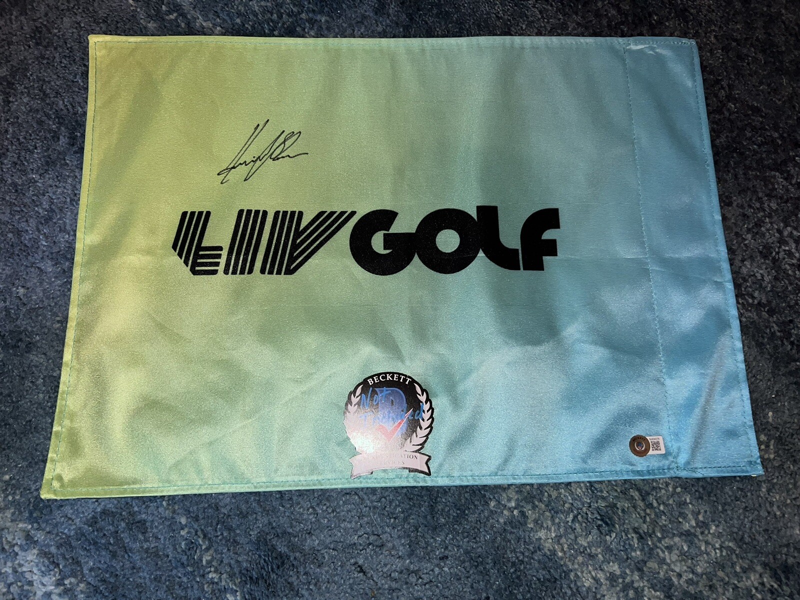 Henrik Stenson Signed Official LIV Golf Flag LIV Star Majesticks Beckett #2