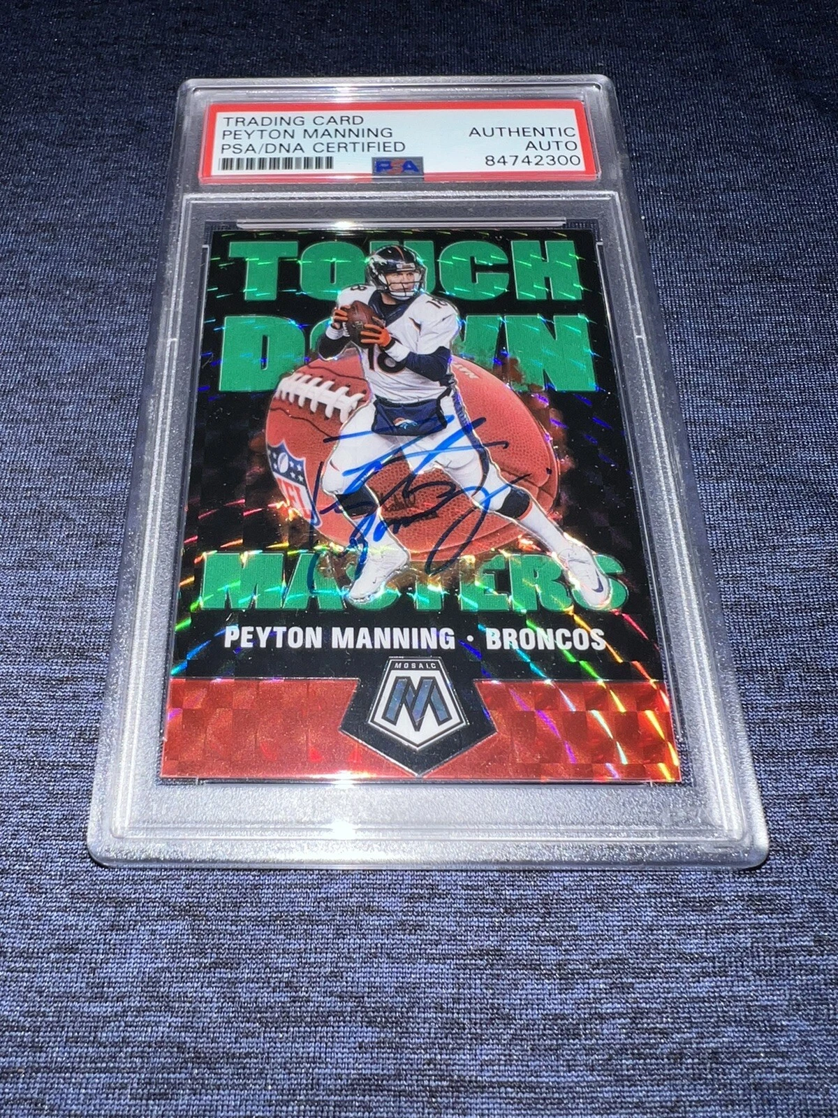 Peyton Manning Signed 2020 Panini Mosaic Trading Card TD Masters PSA/DNA