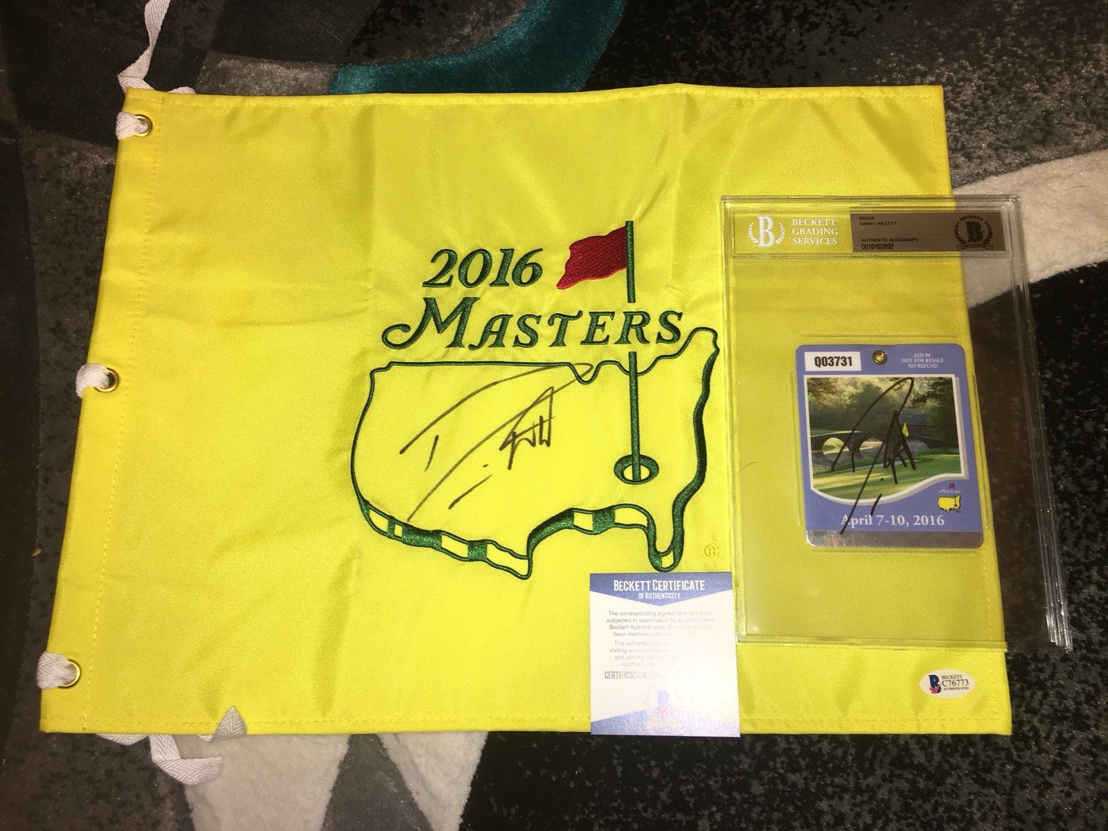 Danny Willett Signed 2016 Masters Flag And Masters Badge Beckett Authentic