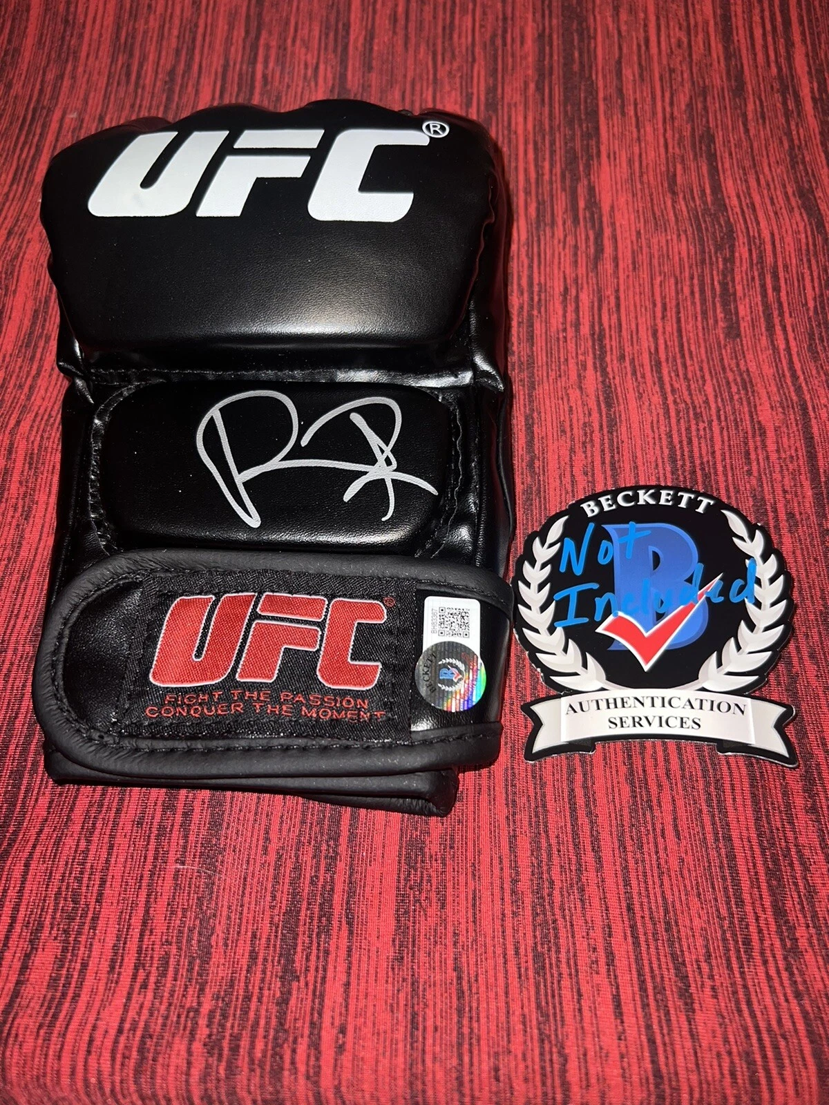 Raul Rosas Jr Signed UFC Glove “El Nino Problema” Mexican Star Beckett #4