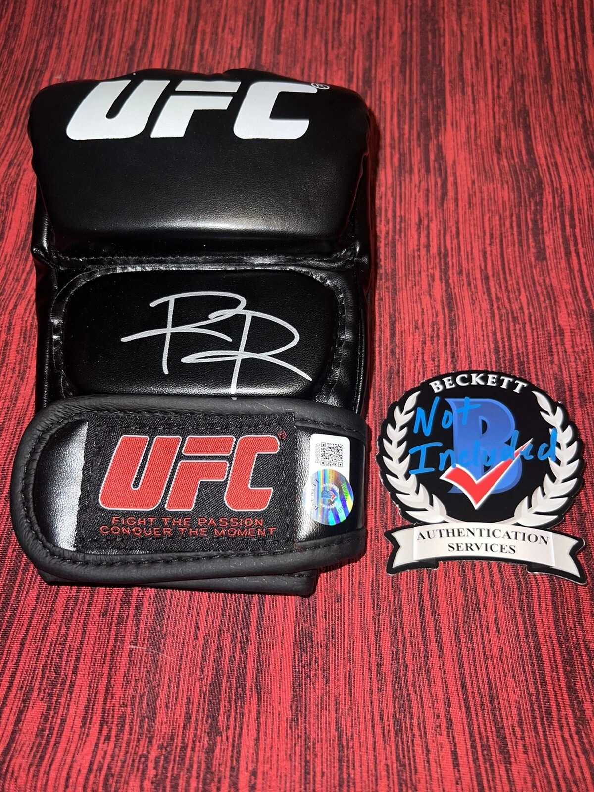 Raul Rosas Jr Signed UFC Glove “El Nino Problema” Mexican Star Beckett #5