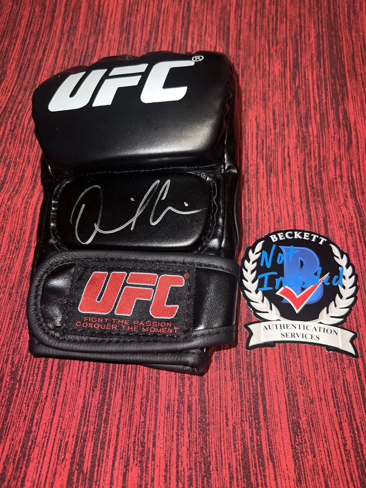 Daniel Cormier Signed UFC Glove “DC” UFC Superstar Champ HOF Beckett