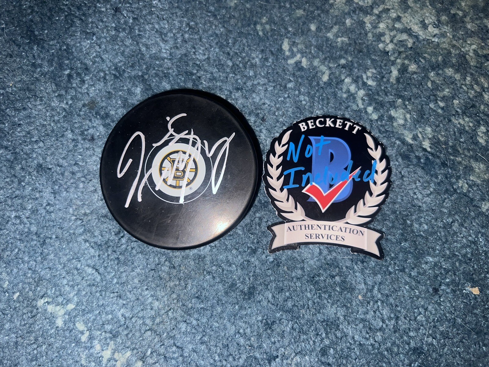 Jim Montgomery Signed Official Boston Bruins Hockey Puck Star Beckett