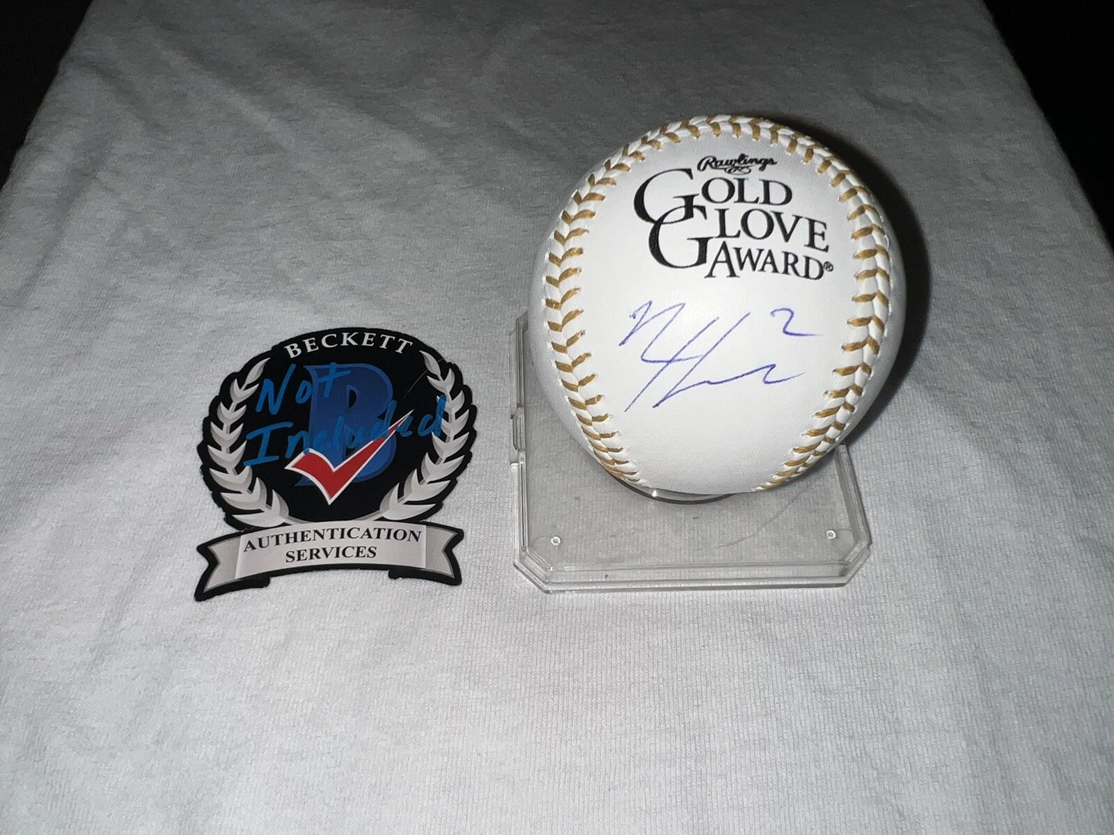 Nico Hoerner Signed Official Gold Glove Baseball Chicago Cubs Beckett #2