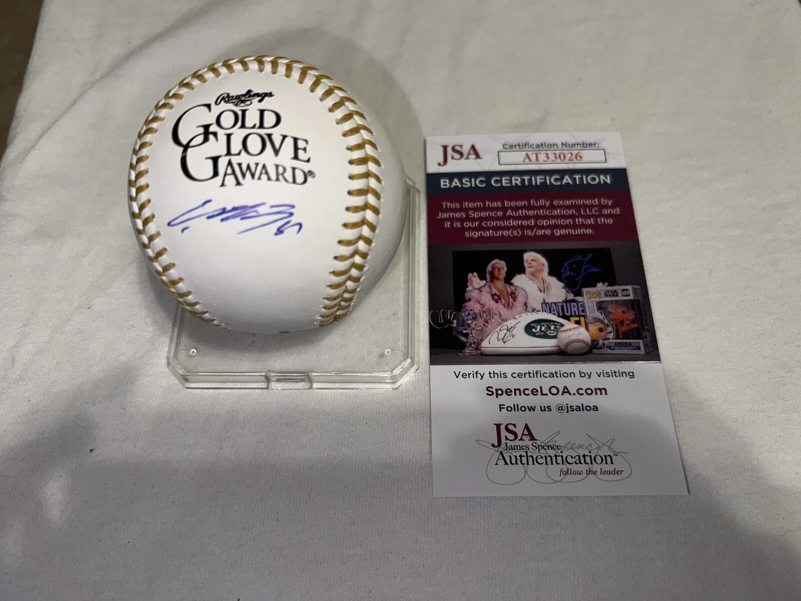 Jung Hoo Lee Signed Official Gold Glove Baseball San Francisco Giants JSA #2