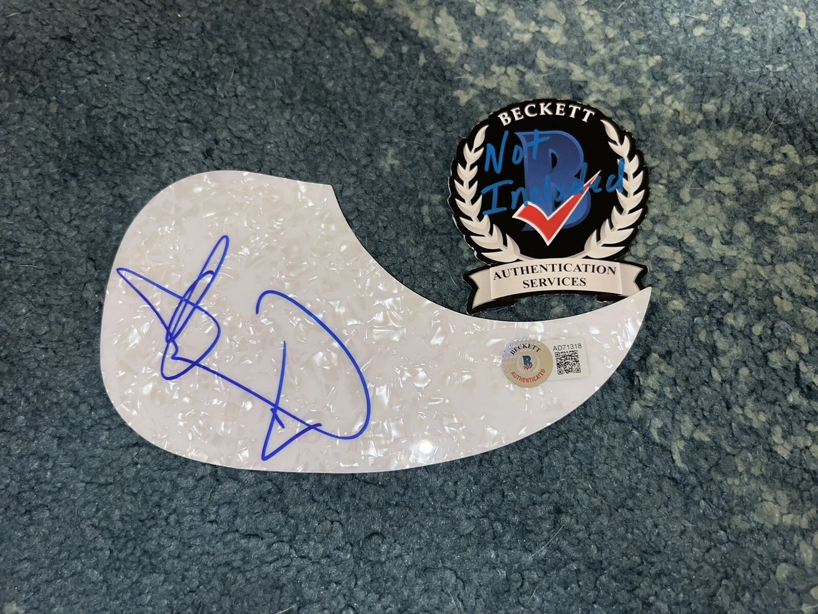 Hardy Signed Acoustic Pickguard Country Music Superstar Beckett