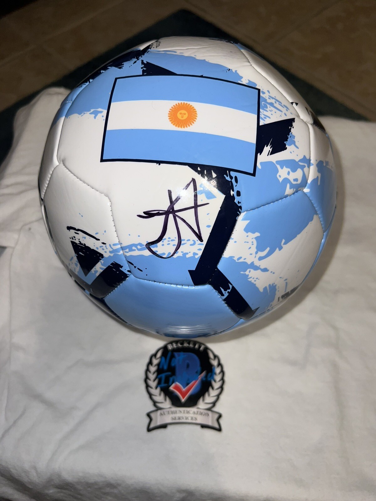 Julian Alvarez Signed Official Argentina Soccer Ball World Cup Champ Beckett