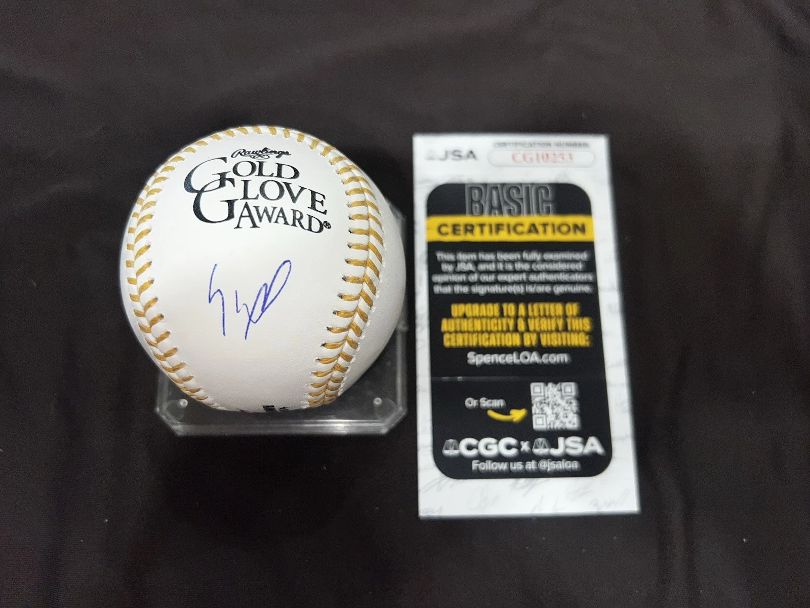 Luis Robert Signed Official Gold Glove Baseball Chicago White Sox JSA Auth