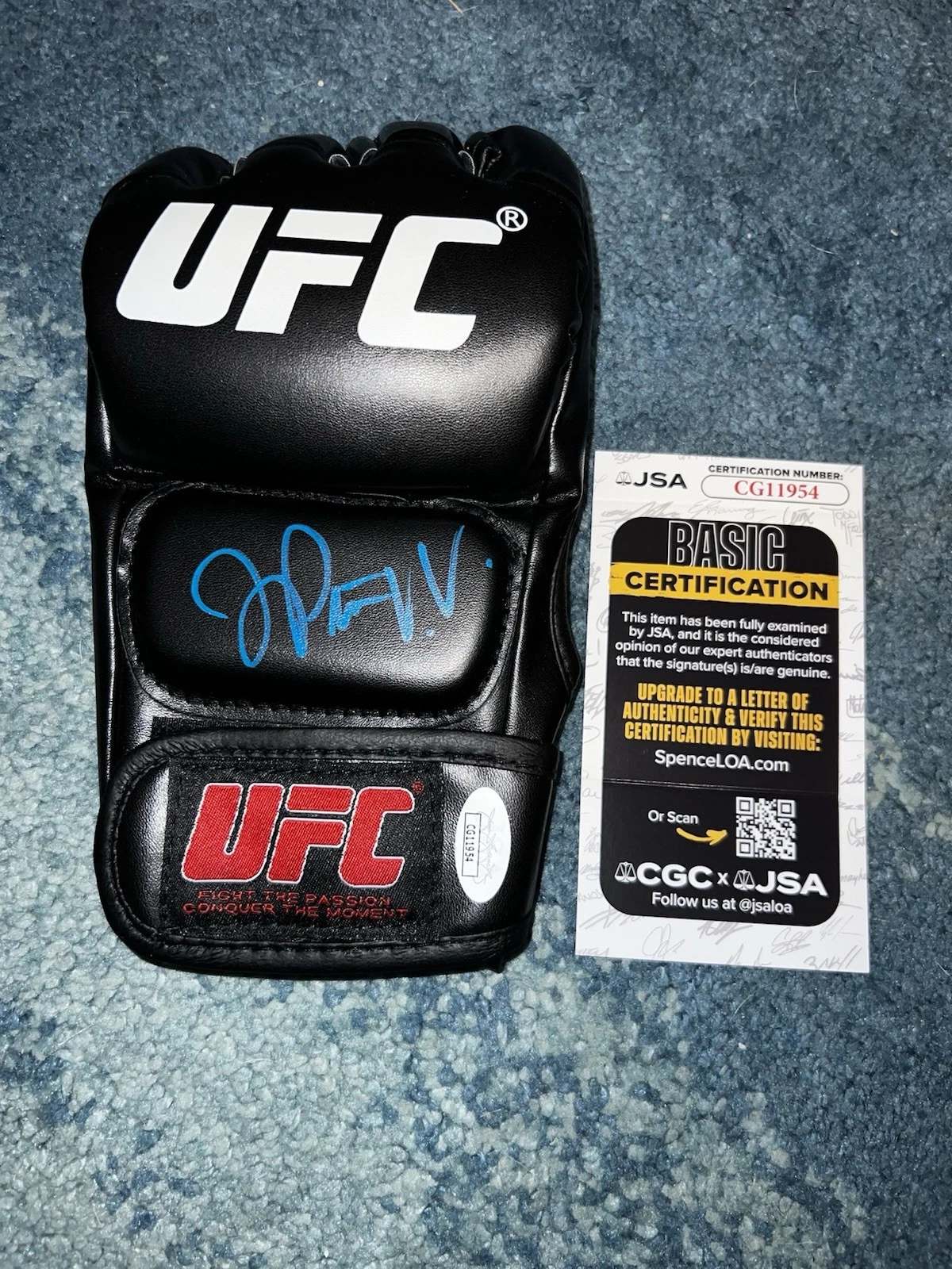 Julianna Pena Signed UFC Glove UFC Legend Champ Venezuelan Vixen JSA Auth #2