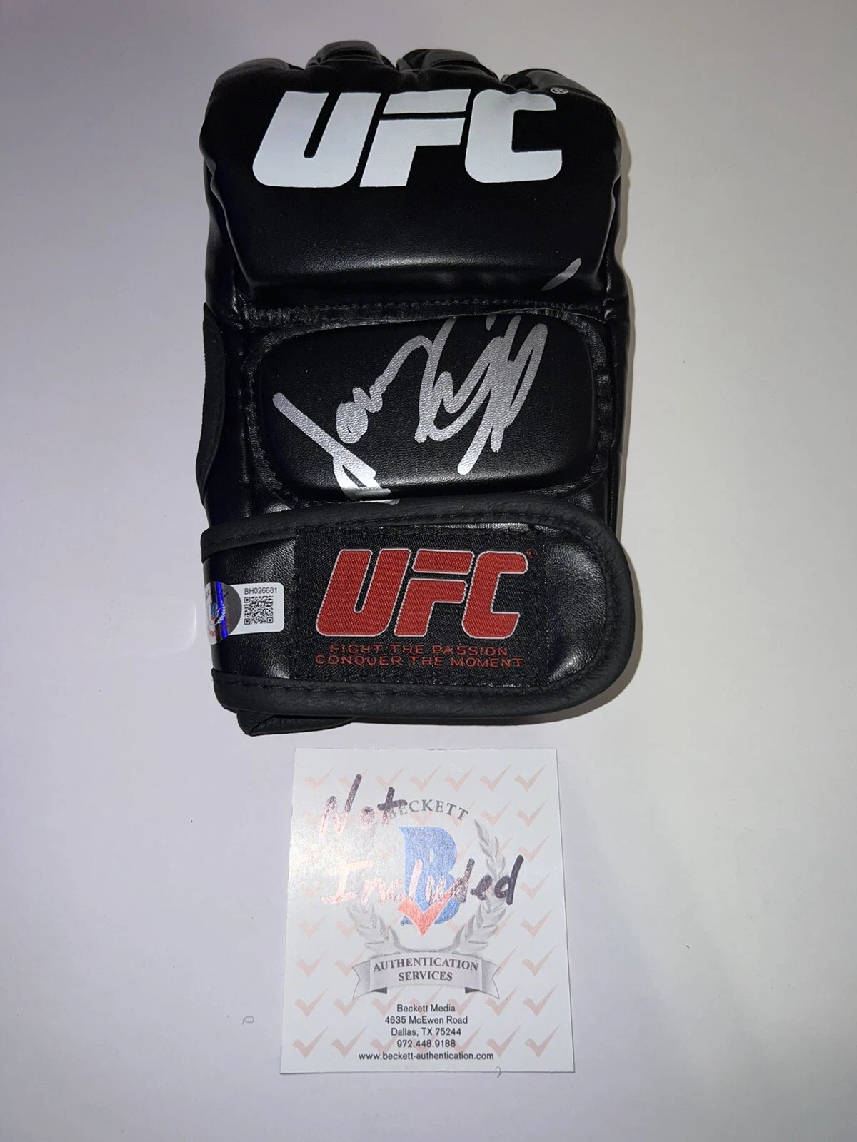 James Toney Signed UFC Glove Heavyweight “Lights Out” Beckett #2