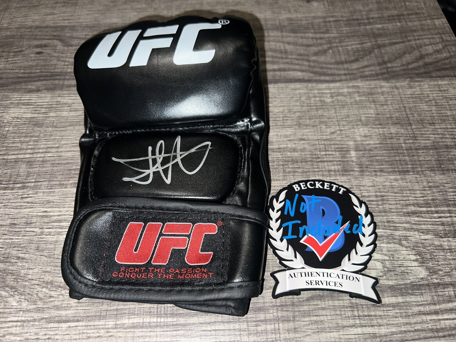 Sergei Pavlovich Signed UFC Glove Russia Champion Beckett