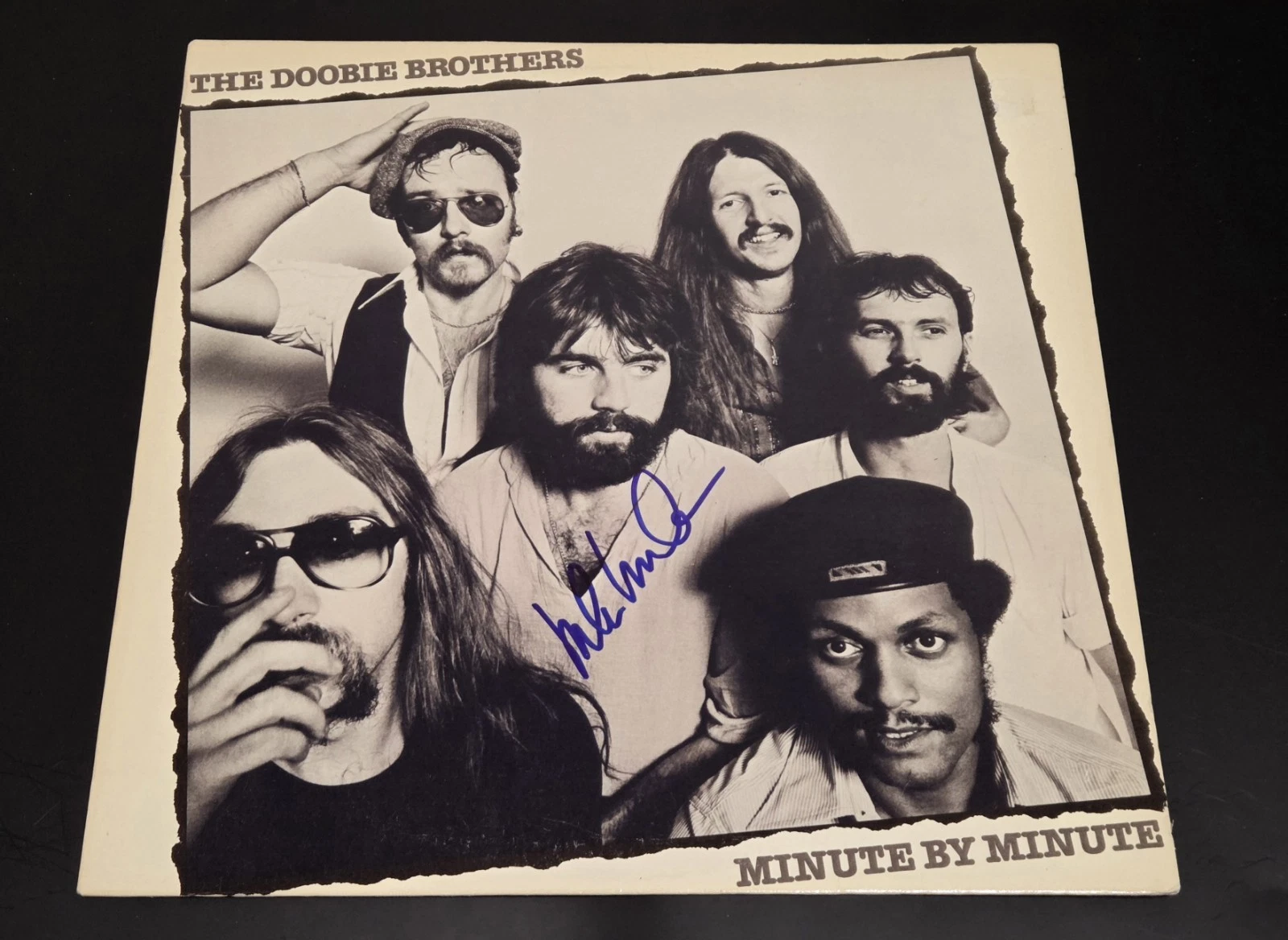 DOOBIE BROTHERS MICHAEL McDONALD signed MINUTE BY MINUTE LP RECORD BECKETT BAS