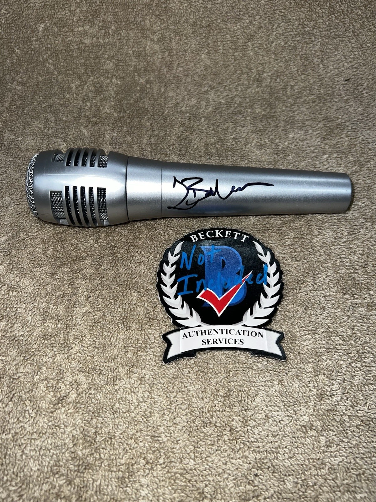 J. Balvin Signed Microphone Latin Music Superstar Legend Beckett