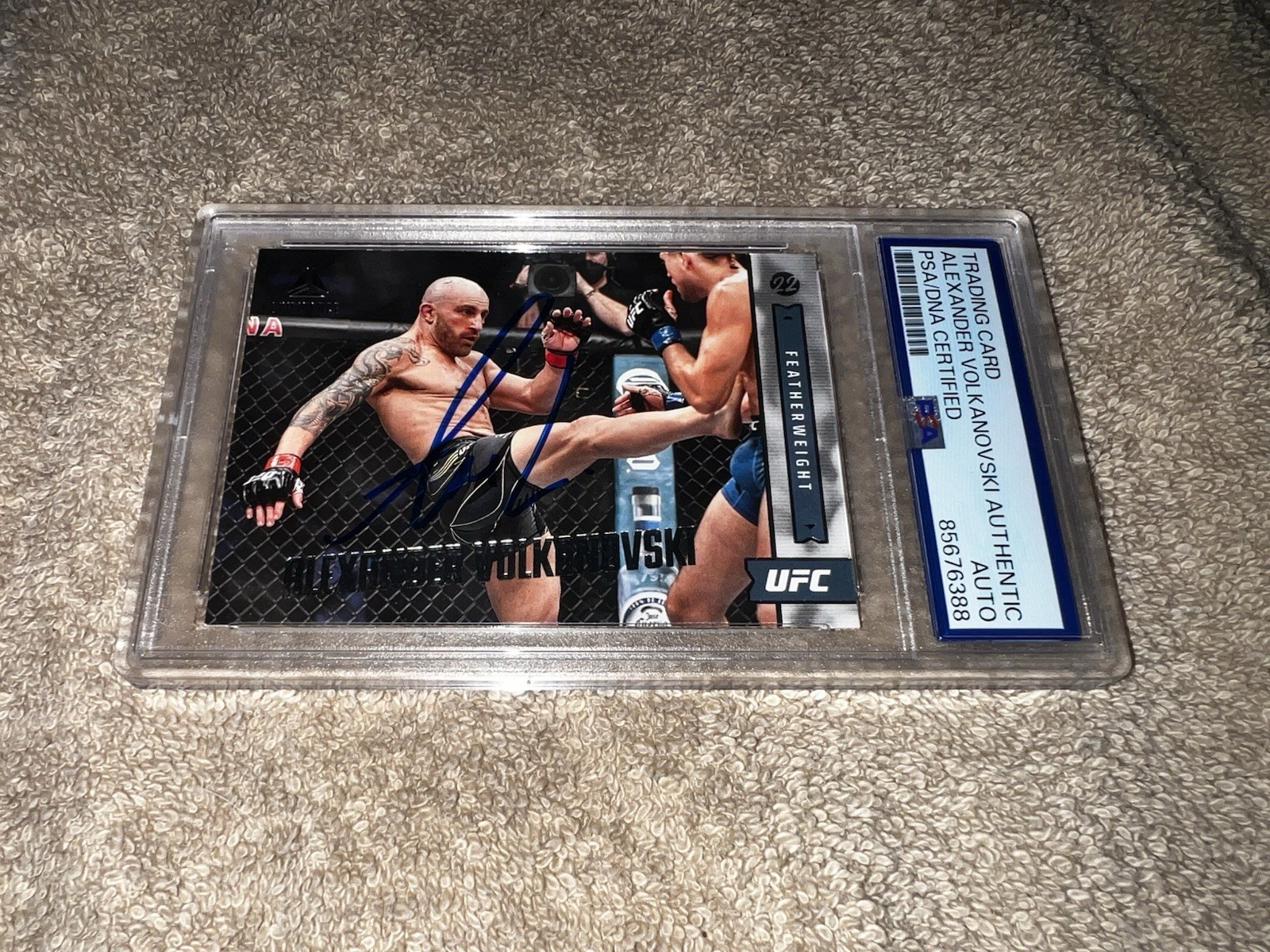 Alexander Volkanovski Signed 2022 Chronicles Trading Card Champ PSA/DNA #2
