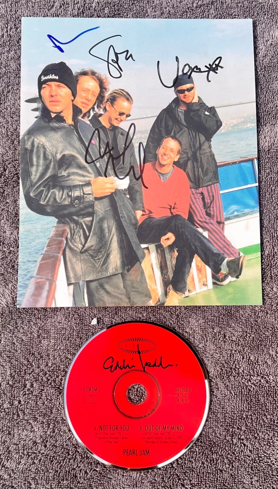 Pearl Jam SIGNED Autograph Band 8x10 &CD Eddie Vedder Stone Jeff Mike Jack PROOF