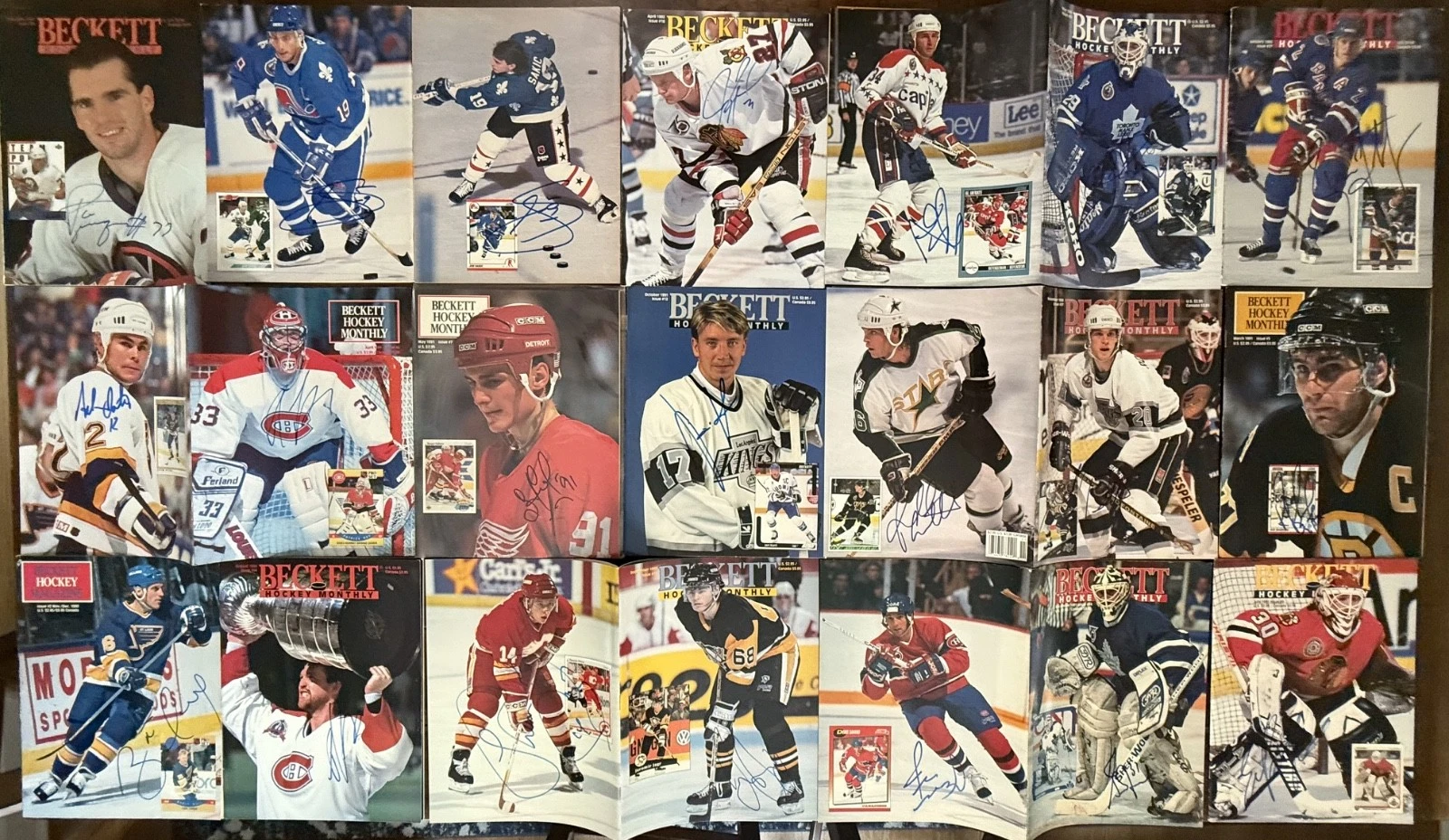 Lot 23 Hockey NHL Beckett SIGNED Mag's 35 Autographs Jagr Roy Hull Lindros JR ++