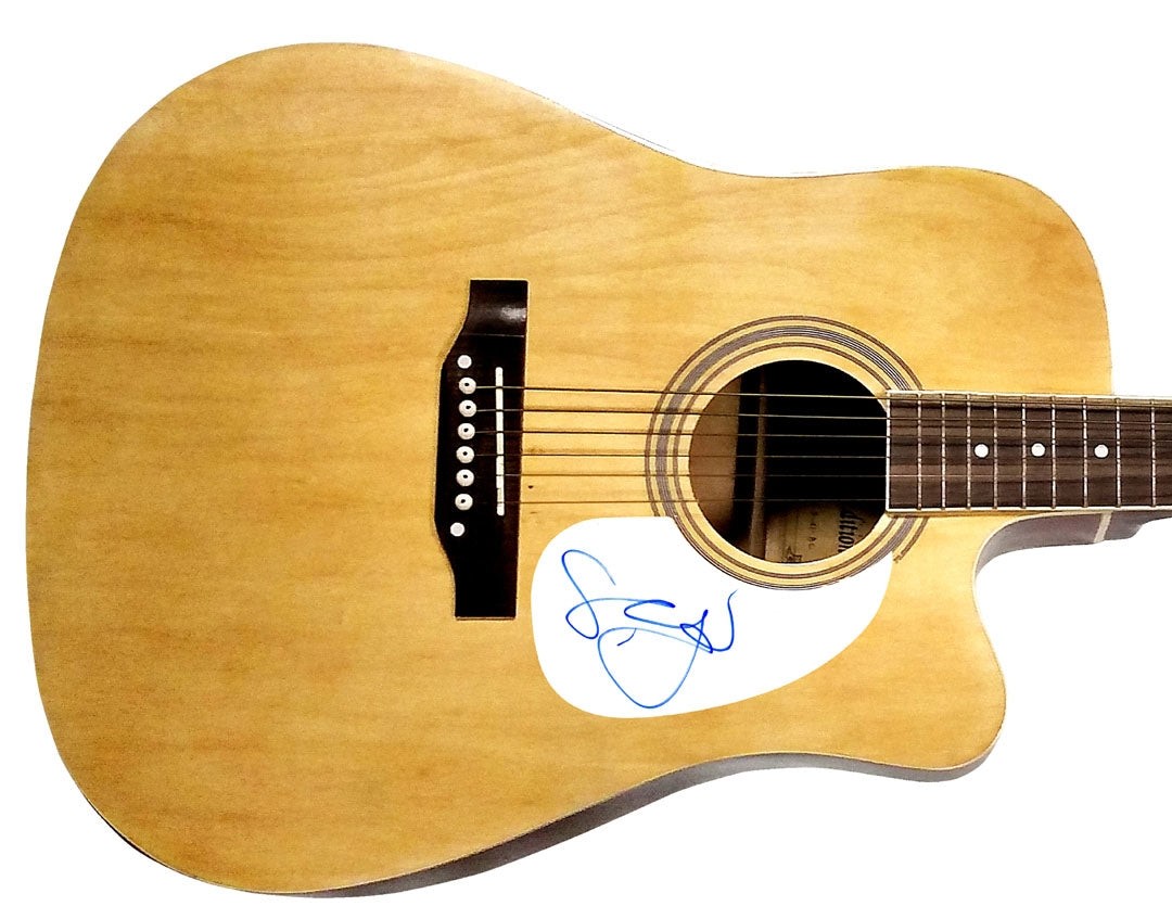 Jennifer Love Hewitt Signed Autographed Acoustic Guitar