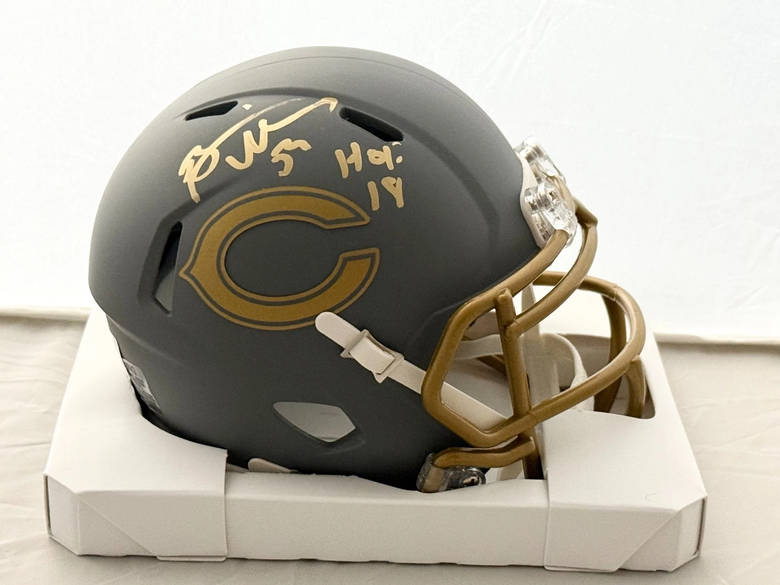 Brian Urlacher signed Chicago Bears Slate mini helmet W/ HOF Beckett Witnessed