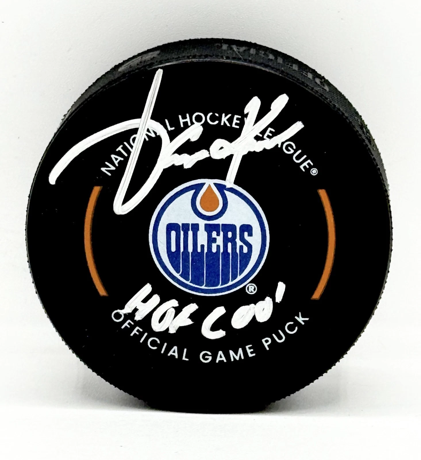 Jari Kurri signed Edmonton Oilers Game Puck W/ HOF Inscrip Beckett Witnessed